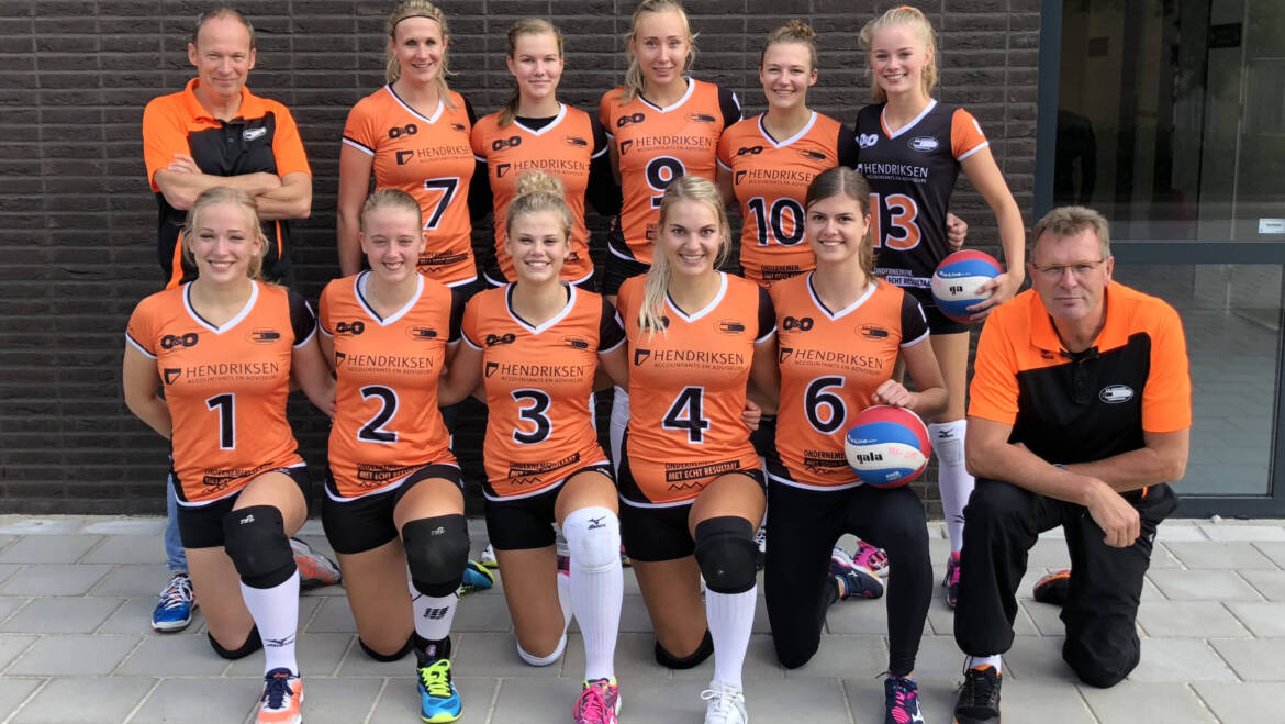 Dynamo dames 1 toont spierballen!
