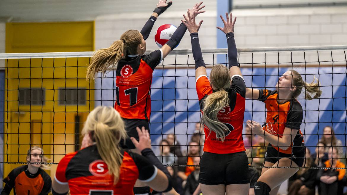 Dynamo Tubbergen dames 1 is ff klaar met Groningen!